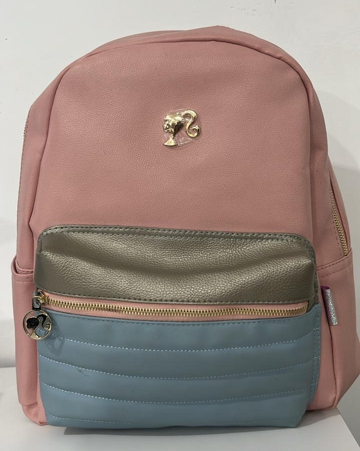 Mochila Luxcel Barbie Cinza e Rosa